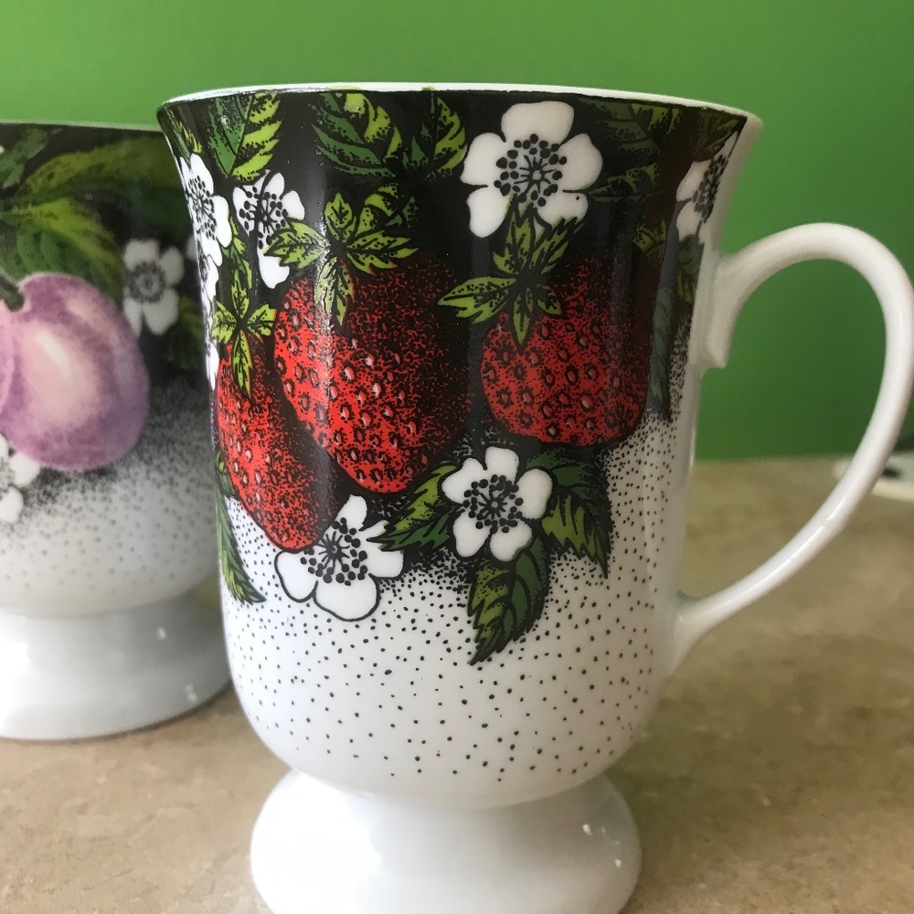 Chodziez - Set of 4 fruits mugs - EUC